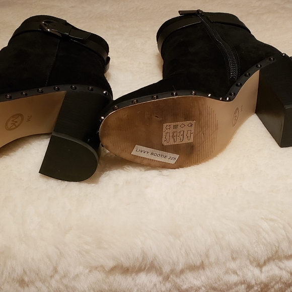 Michael Kors Suede black studded booties - Picture 6 of 11